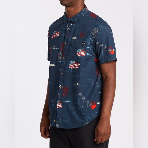 💥Billabong Sundays July Short Sleeve💥 - Picture 4 of 10